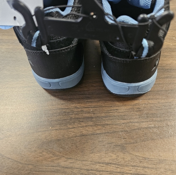 Ozark Trail Waterproof Boots size 8 (toddlers) - Picture 3 of 5